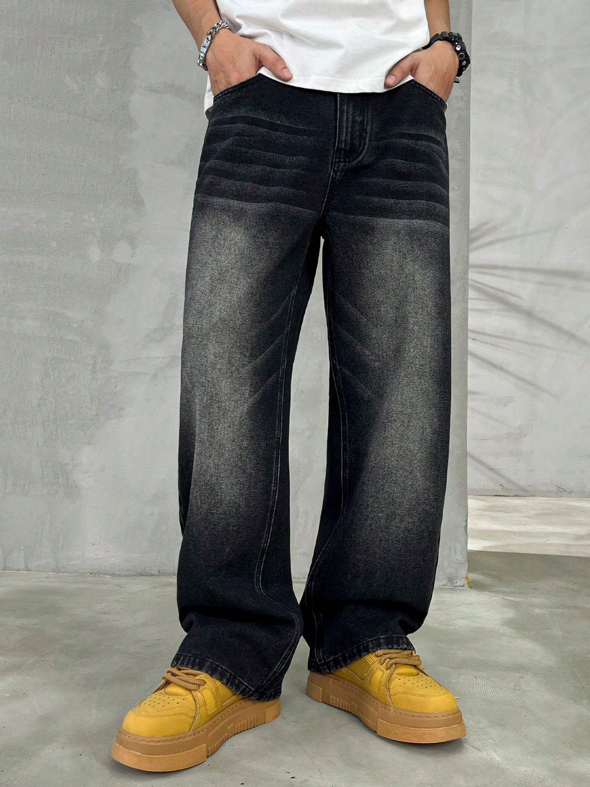 Brooklyn Oversized Vintage-Wash Jeans
