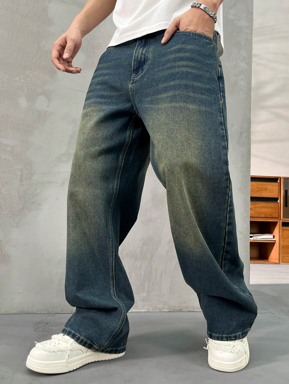 Brooklyn Oversized Vintage-Wash Jeans