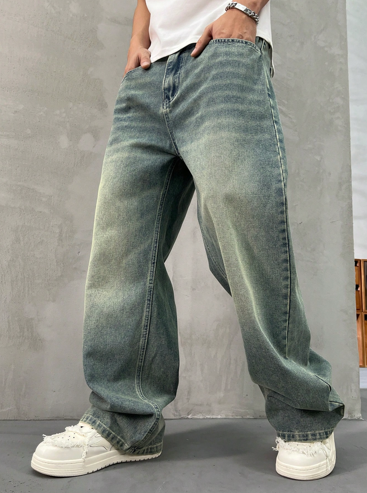 Brooklyn Oversized Vintage-Wash Jeans