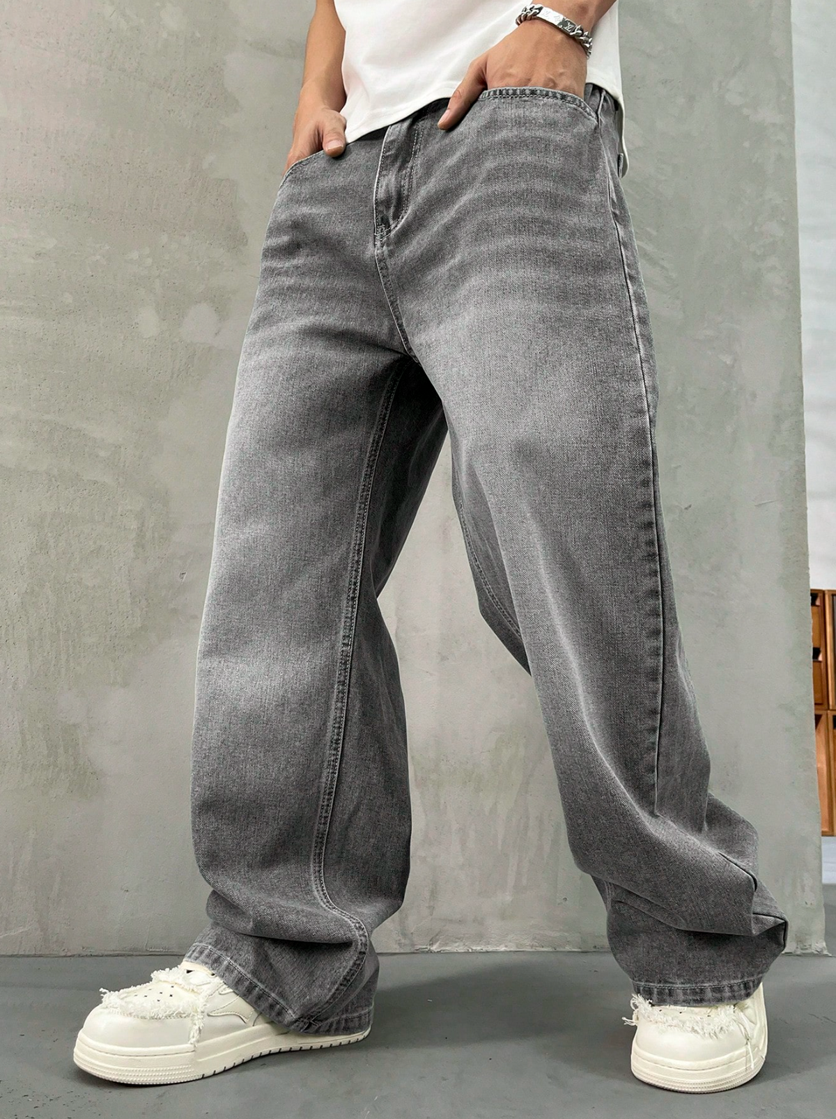 Brooklyn Oversized Vintage-Wash Jeans