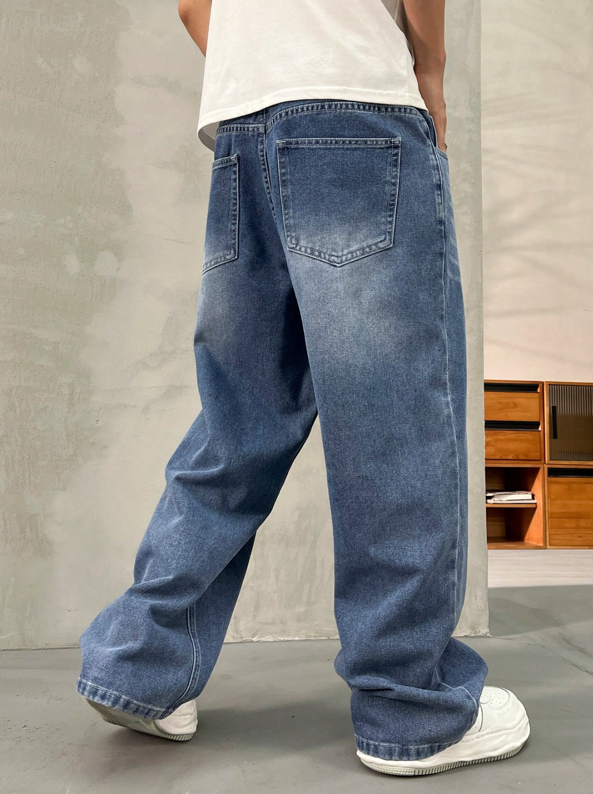 Brooklyn Oversized Vintage-Wash Jeans