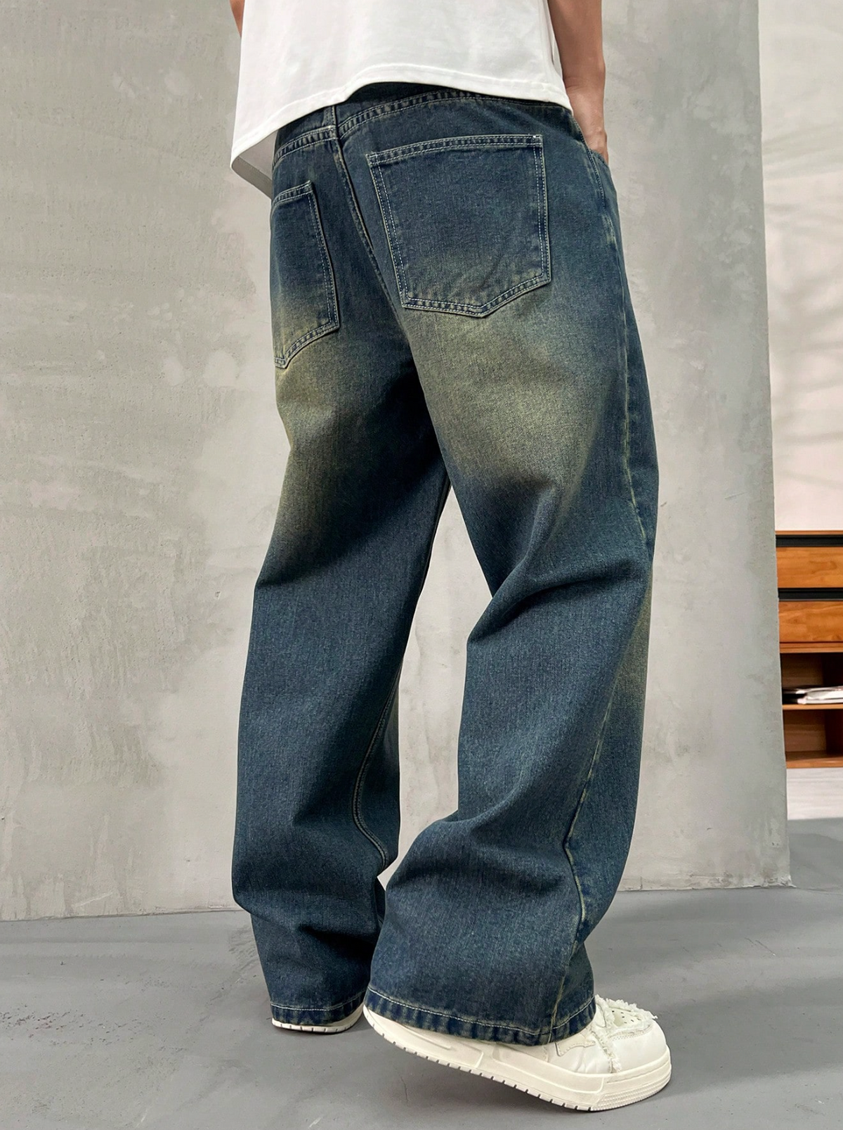 Brooklyn Oversized Vintage-Wash Jeans